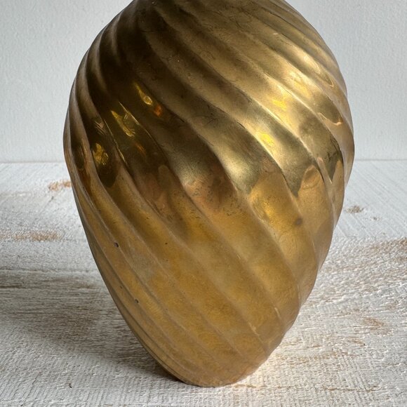 Vintage Brass Vase with Simple Detailing - Made in India - Picture 4 of 11